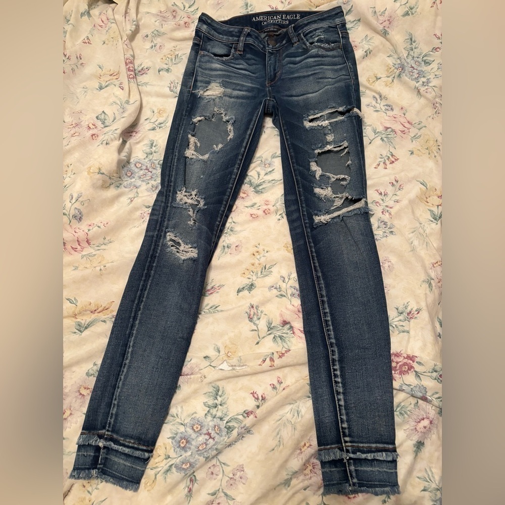 American Eagle distressed jegging 2